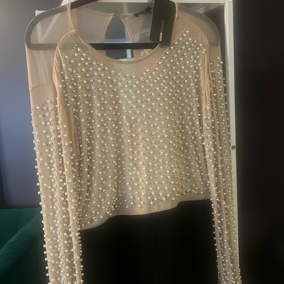 Stunning pearl pants one piece with fluffy sleeves - Picture 1 of 6